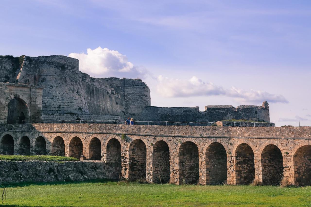 Eleni Suites Methoni エクステリア 写真