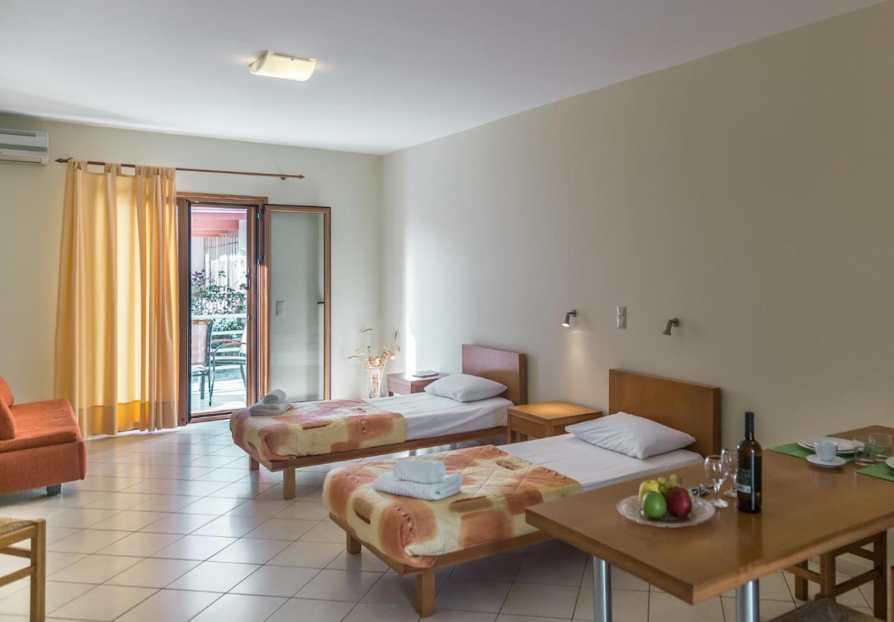 Eleni Suites Methoni エクステリア 写真