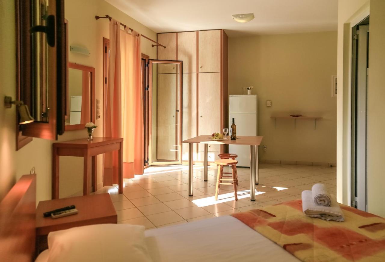 Eleni Suites Methoni エクステリア 写真