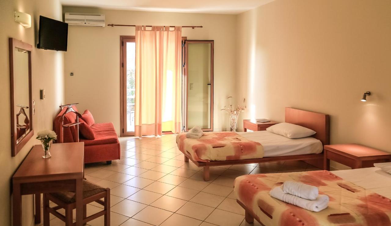 Eleni Suites Methoni エクステリア 写真