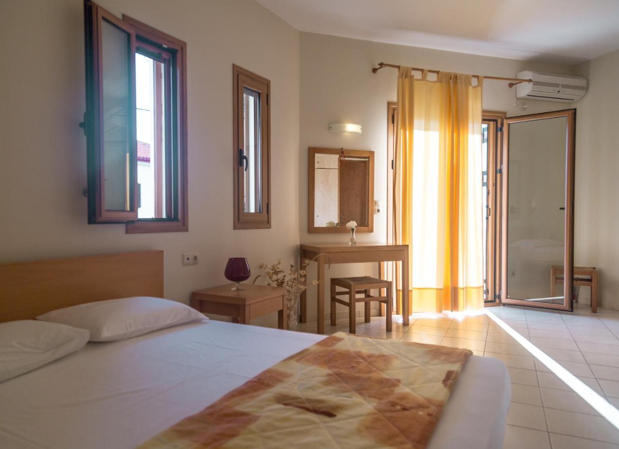 Eleni Suites Methoni エクステリア 写真