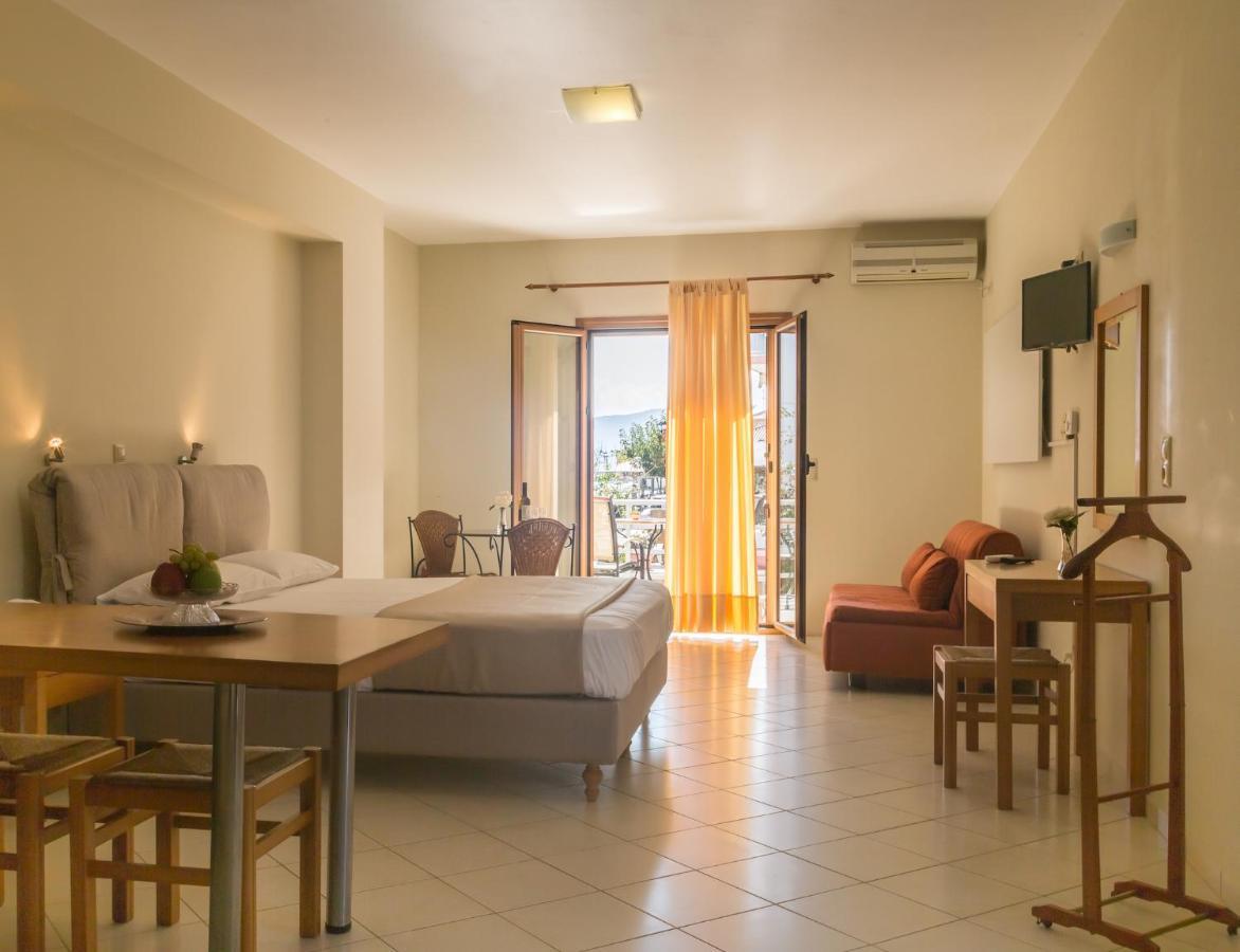 Eleni Suites Methoni エクステリア 写真